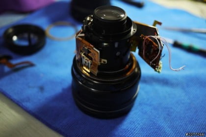 Nikon Repair Center salva un objetivo dañado por agua salada... hirviendolo! 7 Nikon-lens-dropped-to-salt-water-fix-6